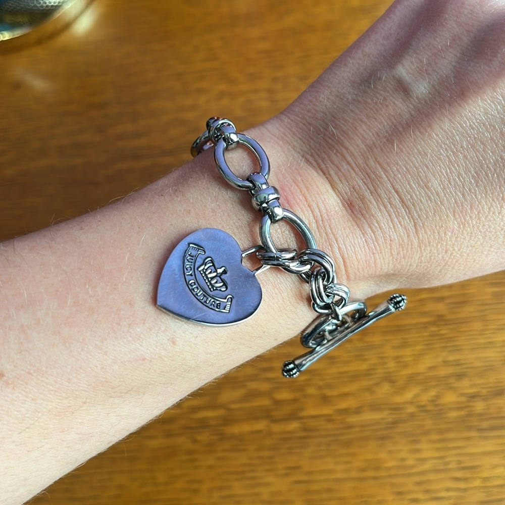 NWOT Original Juicy Couture Silver Flat Heart Charm Bracelet - Picture 4 of 4